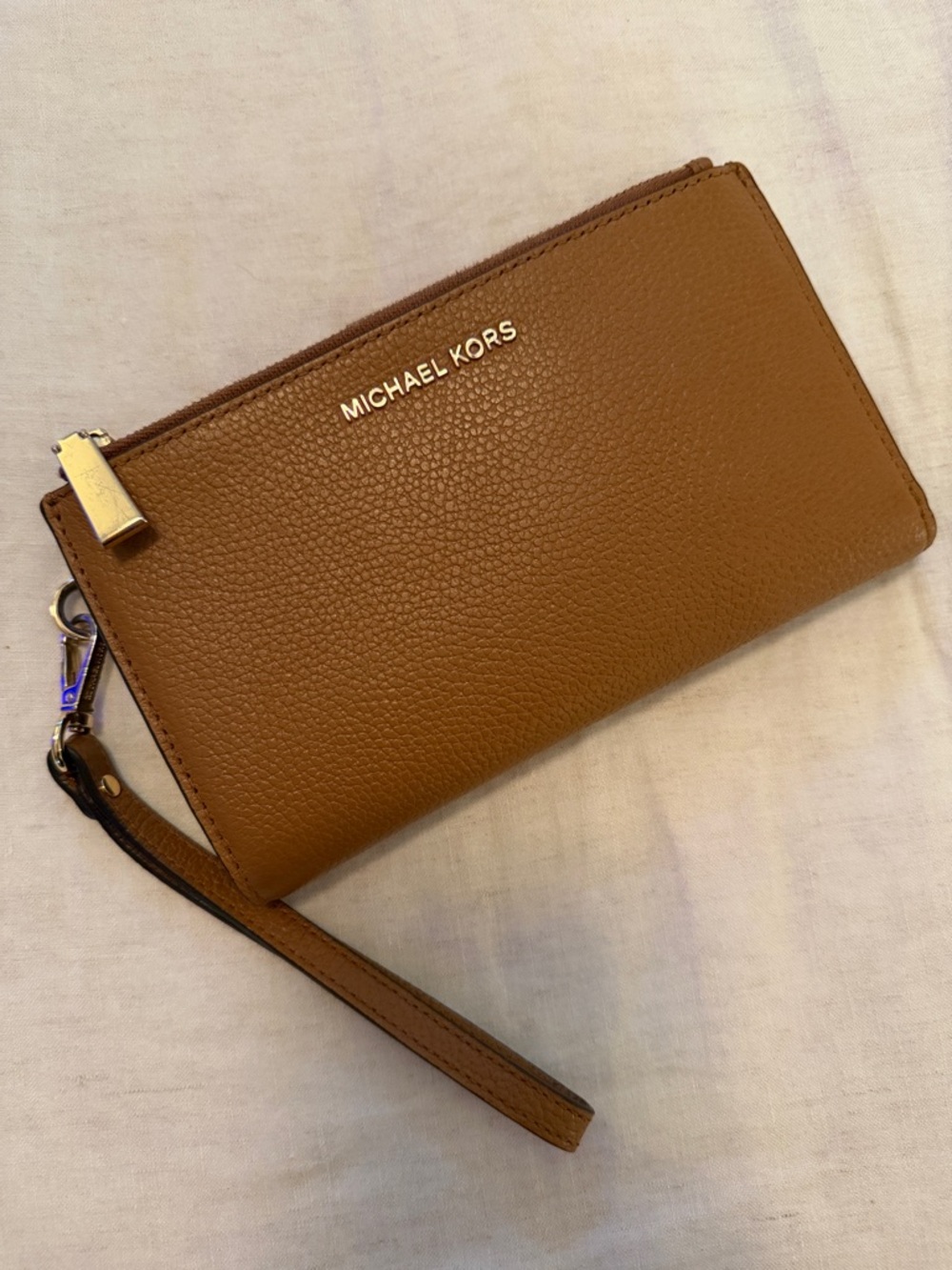MICHAEL KORS Leather Wristlet